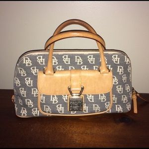 Dooney & Bourke purse
